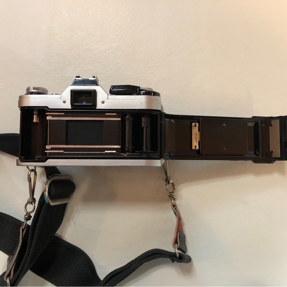 Vintage Canon AE-1 w/ 50mm Lens, ZYKKOR Flash, Canon FD 100-200/5.6 Zoom etc. - Picture 11 of 13